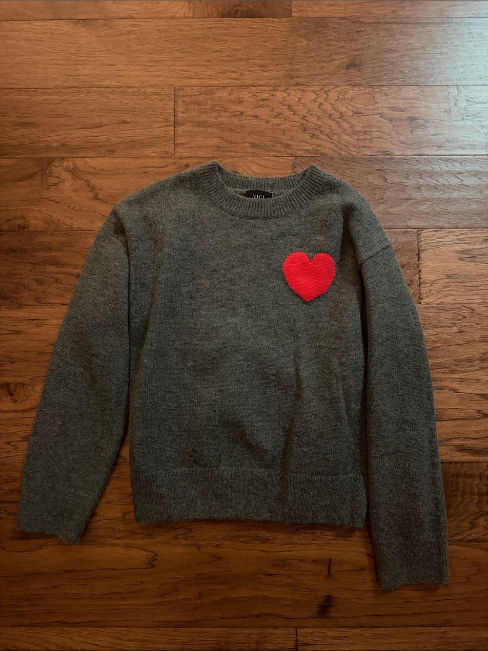 Vici heart sweater small